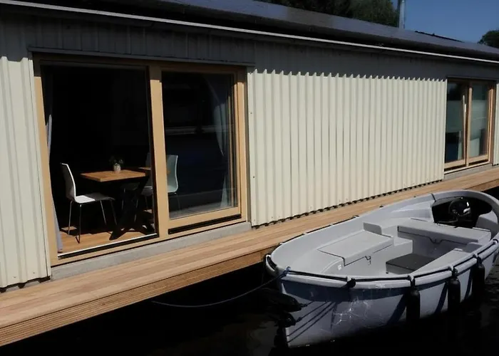 Bed and Breakfast Boathouse Amsterdam With Bikes